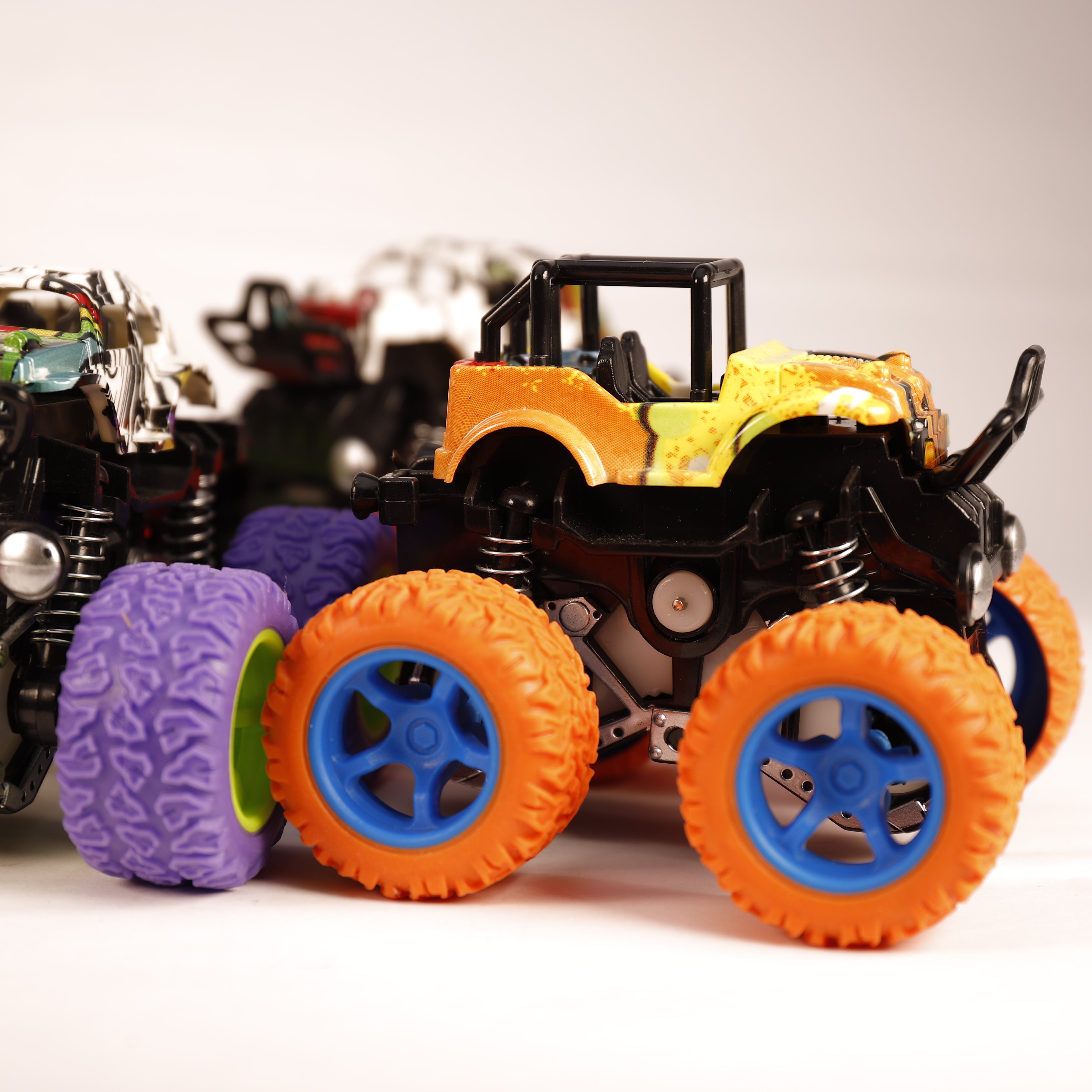 4X4 Bigfoot Wheel Powerful Kinder Spielzeug Monster Truck 360 Umdrehen Reibung