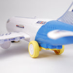 Lade das Bild in den Galerie-Viewer, A380 Airbus, Spielzeug, Flugzeug, mit blinkenden, Lichtern, Geburtstagsgeschenk.
